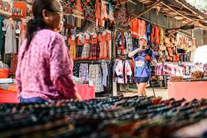 BIB: 
                            <button type="button" onclick="openModal(25388567)" class="btn btn-primary btn-sm float-right btn-popup" data-toggle="modal" data-target=".modal-high-quality">
                        <i class="fas fa-shopping-cart"></i> Add to Cart
                    </button>
                                            <button type="button" onclick="isThisMe(25388567, true)" class="btn btn-success btn-sm float-right btn-popup btn-isme hidden" data-toggle="tooltip" data-placement="bottom" title="นี่คือรูปของคุณใช่ไหม คลิกที่นี่เพื่อเอาเข้าอัลบั้ม">
                        <i class="fas fa-plus"></i> Add to album
                    </button>
                    <button type="button" onclick="isThisMe(25388567, false)" class="btn btn-warning btn-sm float-right btn-popup btn-isnotme hidden">
                        <i class="fas fa-ban"></i> Remove from album
                    </button>